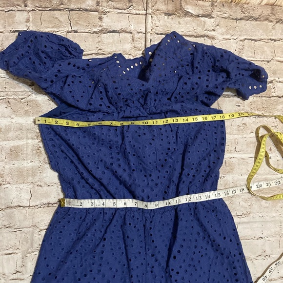 NWT pretty garden navy off shoulder embroidery romper size L. - Picture 7 of 13